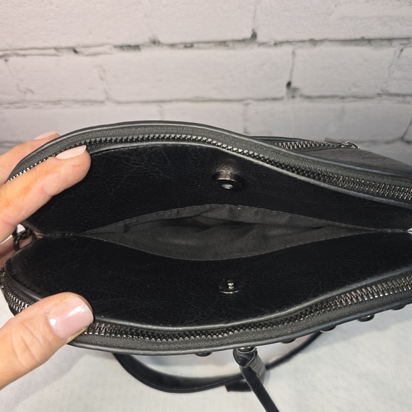 Sam And Hadley Chic Black Studded Crossbody Bag Mutiple Compartnents - Picture 4 of 11